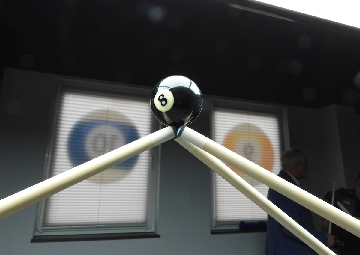 Ralph Eckerts WerbeTisch mit der 8 an der Spitze