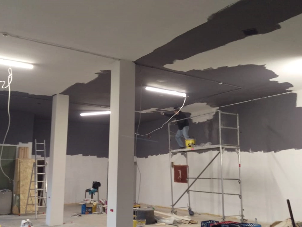 Renovierungsarbeiten Vereinsheim Decke